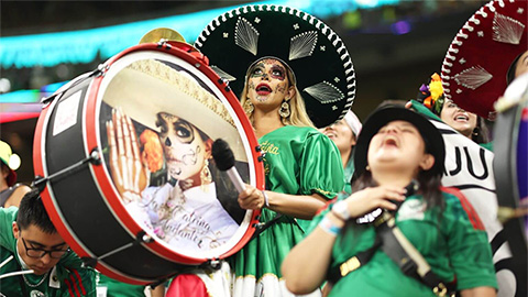 Người Mexico và nỗi đau World Cup: Càng yêu, càng đau đớn!